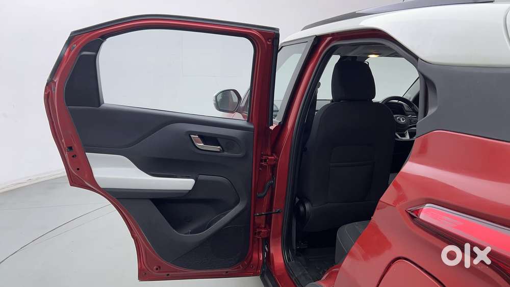 Tata Punch 1.2 Revotron Creative Amt Dual Tone, 2022, Petrol