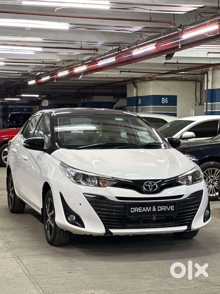 Toyota Yaris V Cvt, 2020, Petrol