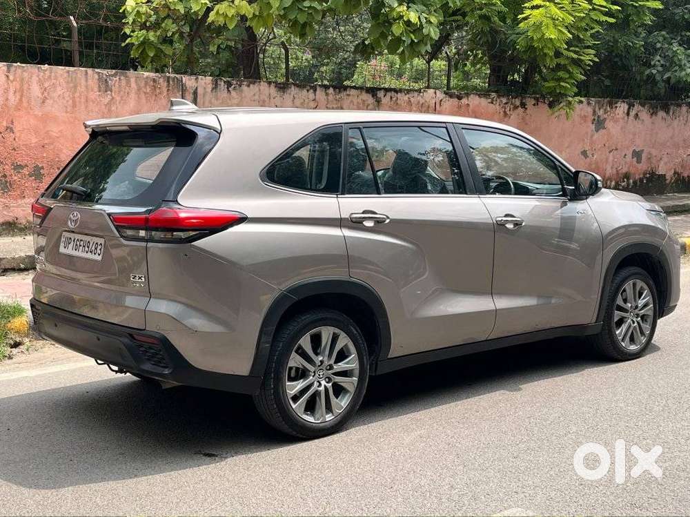 Toyota Innova Hycross 2.0 Zx (o) Hybrid 7 Str, 2025, Electric