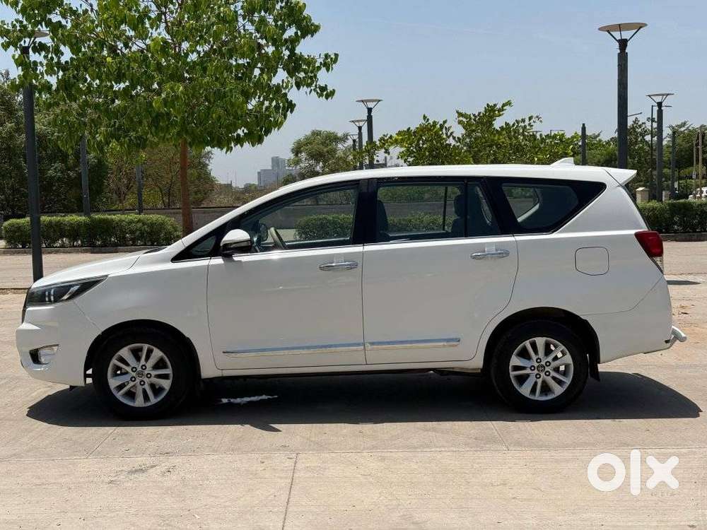 Toyota Innova Crysta 2.4 V 8 Str, 2017, Diesel