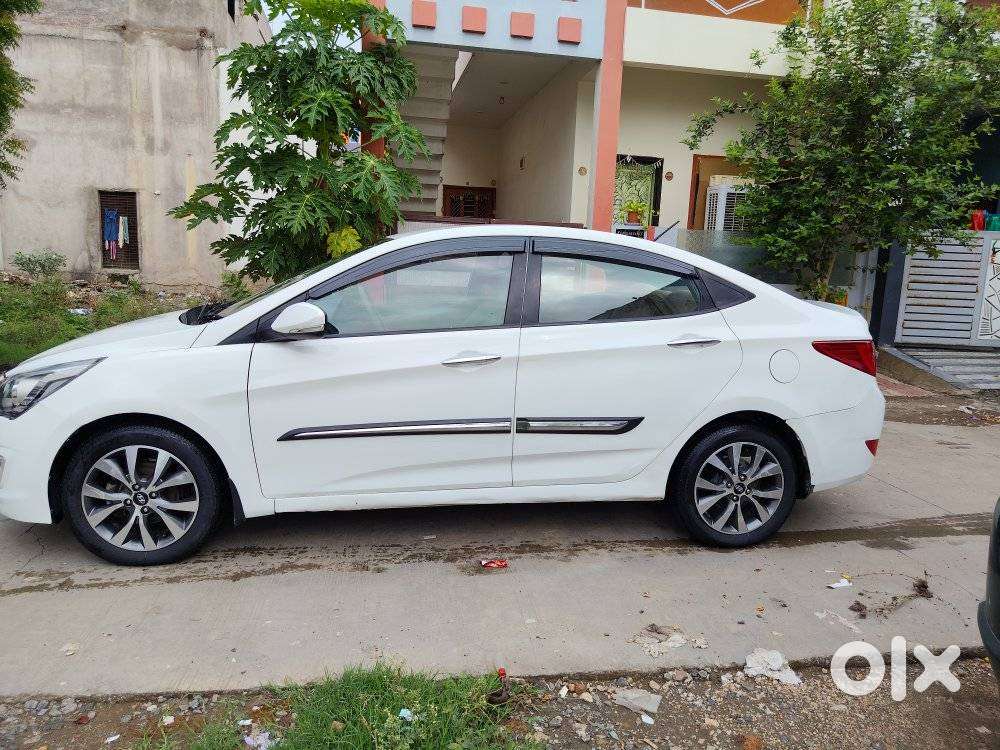 Hyundai Verna 1.6 Crdi Sx Option, 2015, Diesel