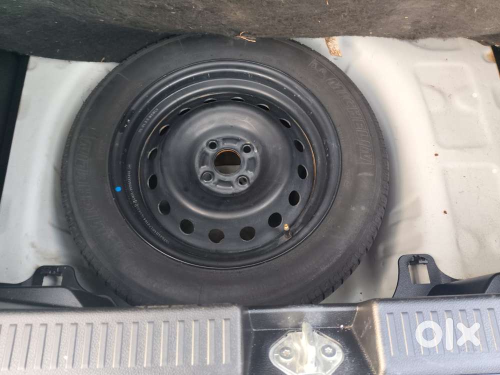 Maruti Suzuki Fronx Delta Plus 1.2l Ags, 2025