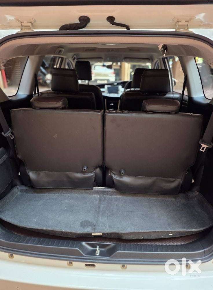 Toyota Innova Crysta [2020-ongoing] 2.4 Gx 7 Str, 2025, Diesel
