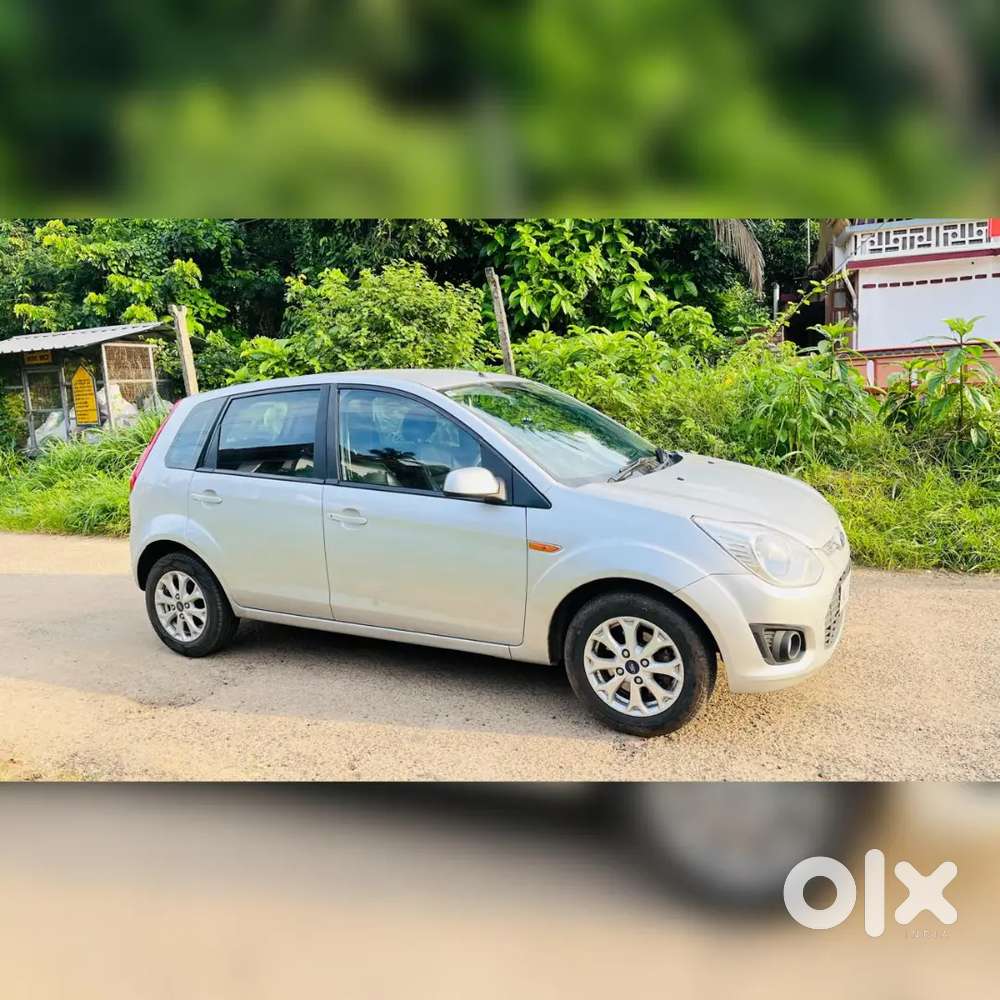 Ford Figo Titanium Petrol 2014