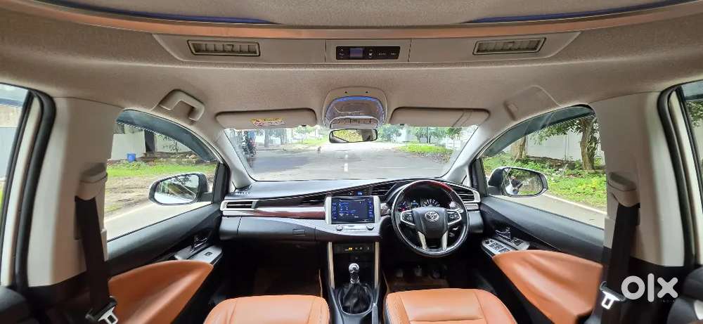 Innova Crysta 2.4 V Mt 2020