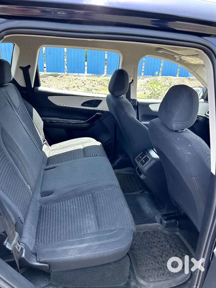 Mahindra Xuv700 Ax5 Diesel Manual 5 Seater