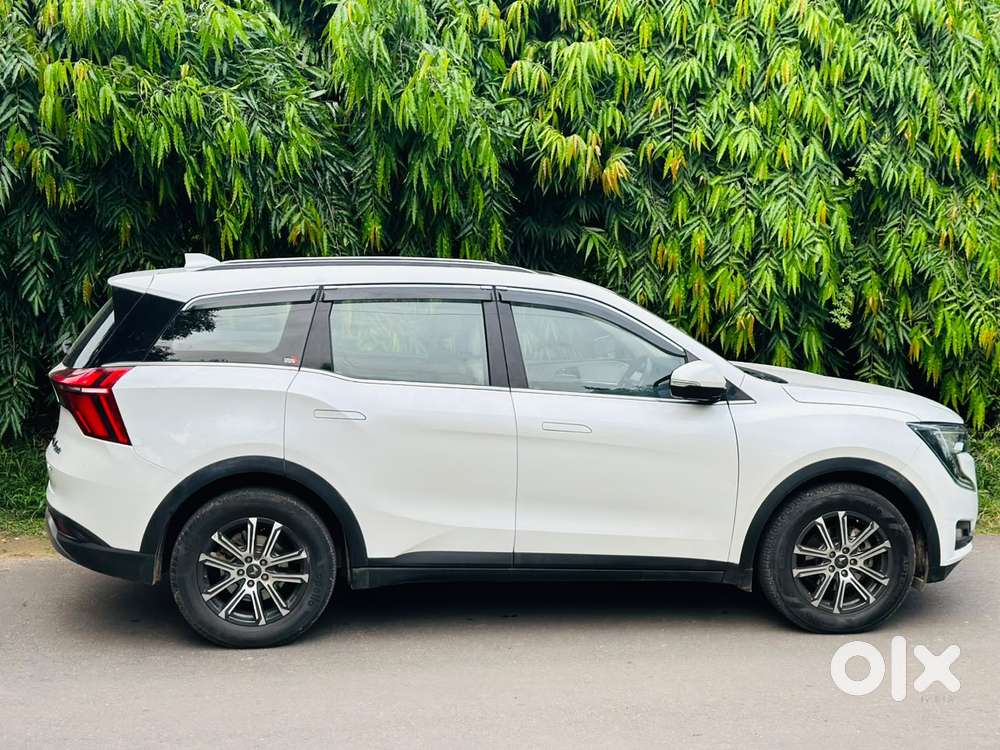 Mahindra Xuv700 2.2 Ax 7 Diesel Mt Luxury Pack Str, 2022
