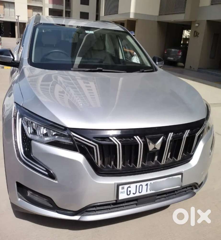 Direct Owner /mahindra Xuv700 Petrol At 2023