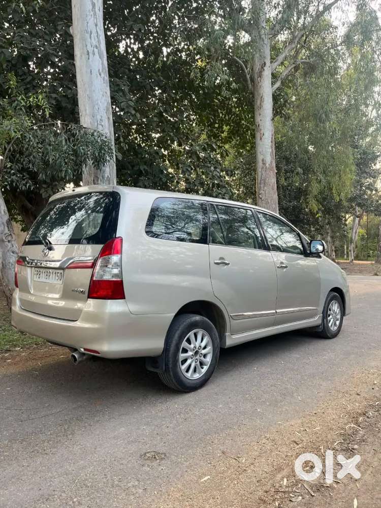 Toyota Innova 2015 Diesel Well Maintained