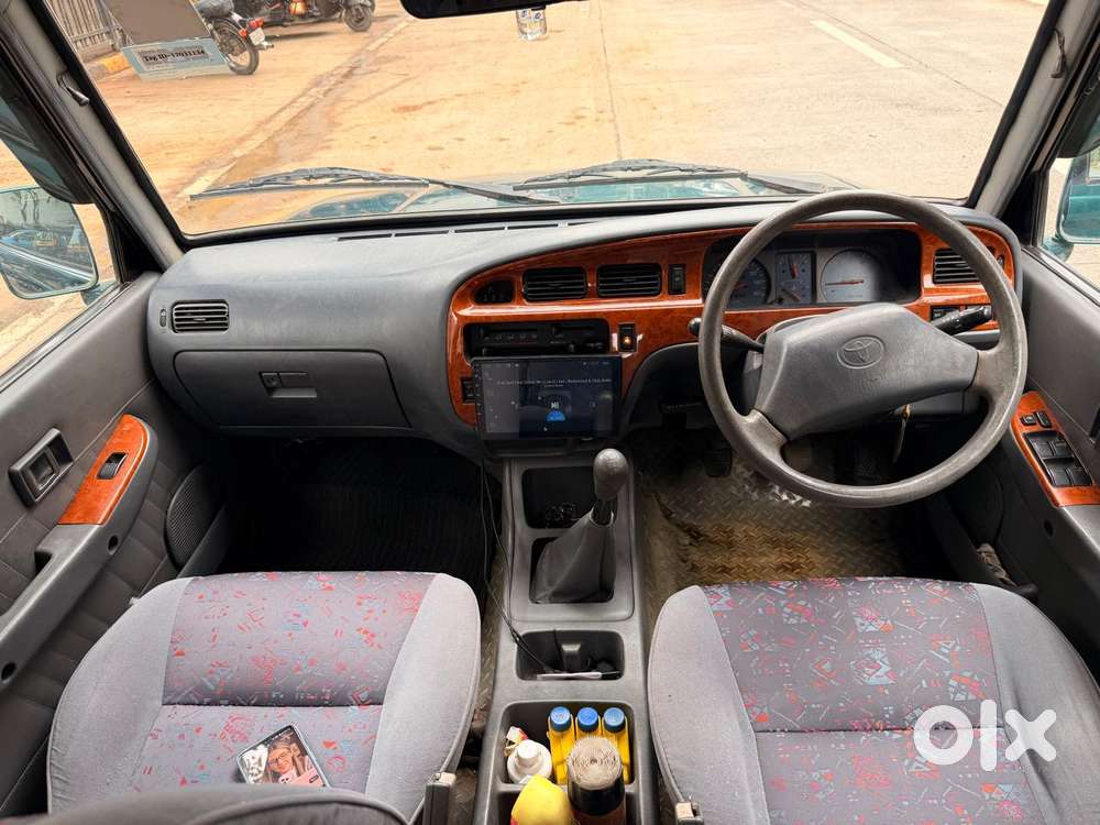 Toyota Qualis Rs E2 Petrol, 2002, Petrol