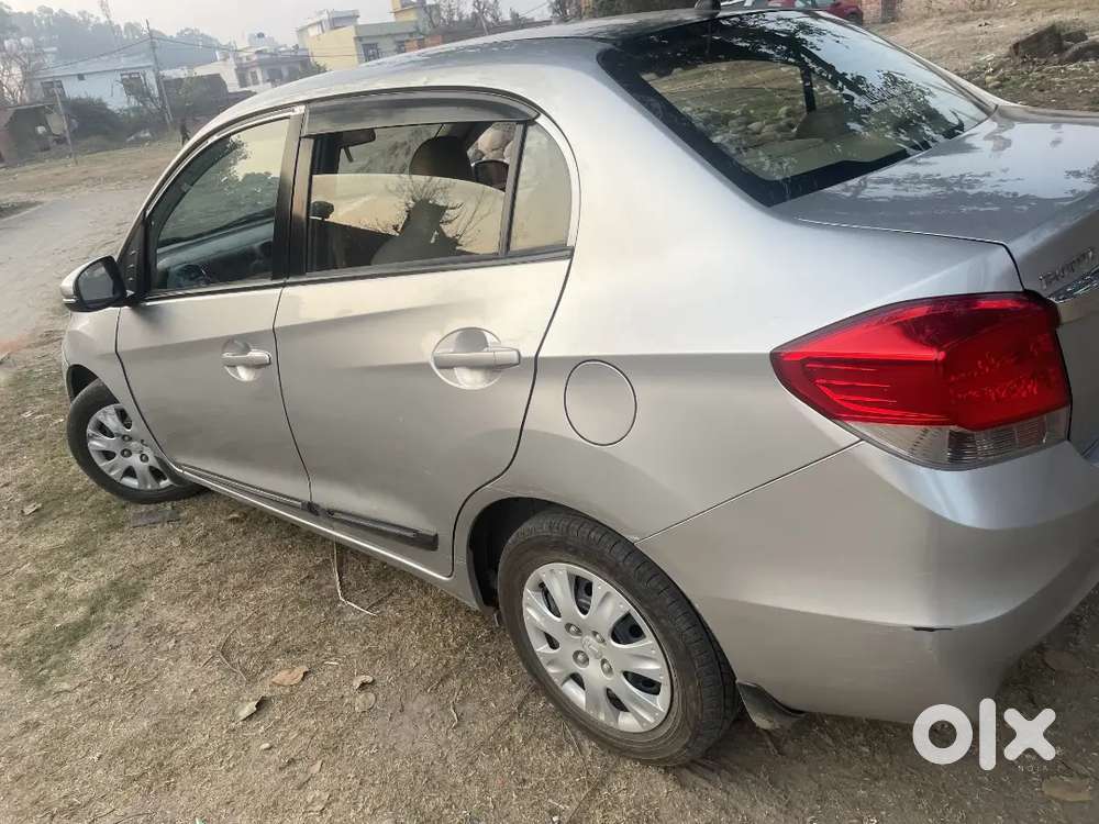 2015 Honda Amaze Petrol  1st Owner  16-17 Kmpl  ₹2.95l