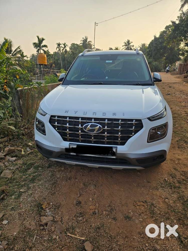 Hyundai Venue 2021 Diesel Well Maintained