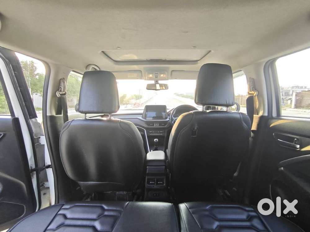 Maruti Suzuki Brezza 1.5 Zxi Plus Smart Hybrid, 2022, Petrol