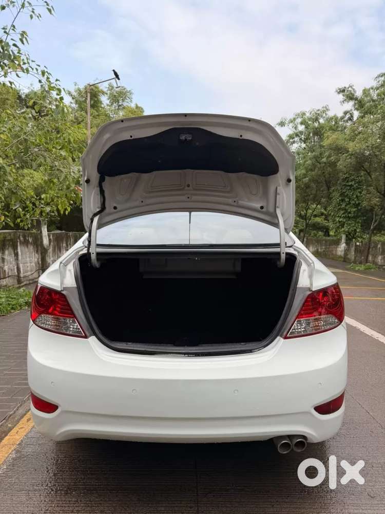 Hyundai Verna Fluidic 1.6 Vtvt Sx, 2011, Petrol
