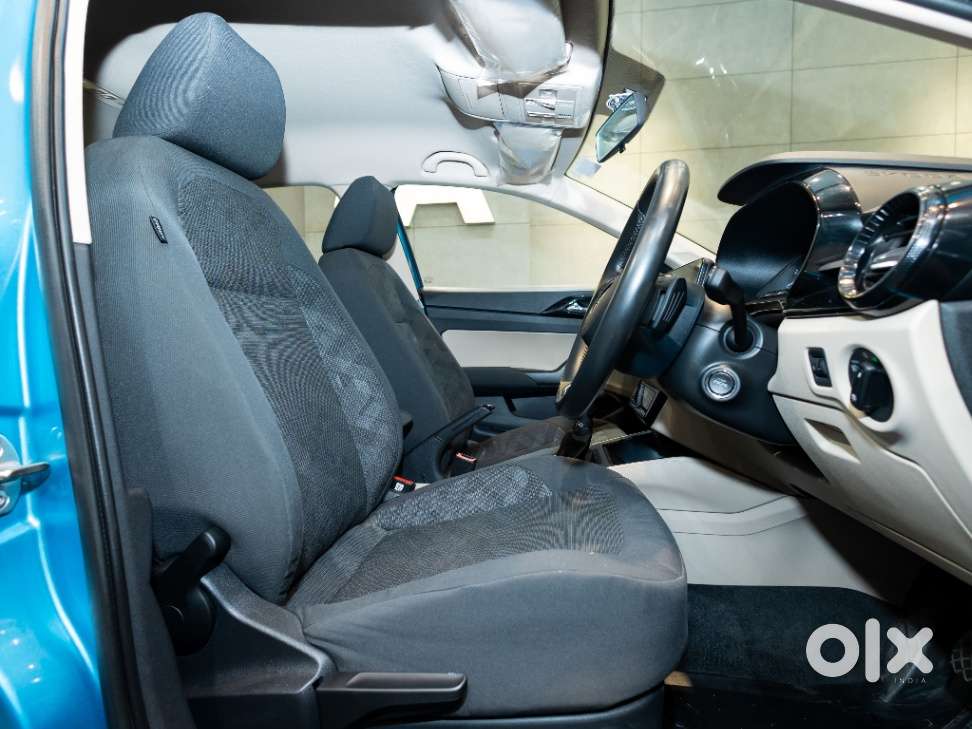 Skoda Slavia Ambition 1.0l Tsi At, 2026, Petrol