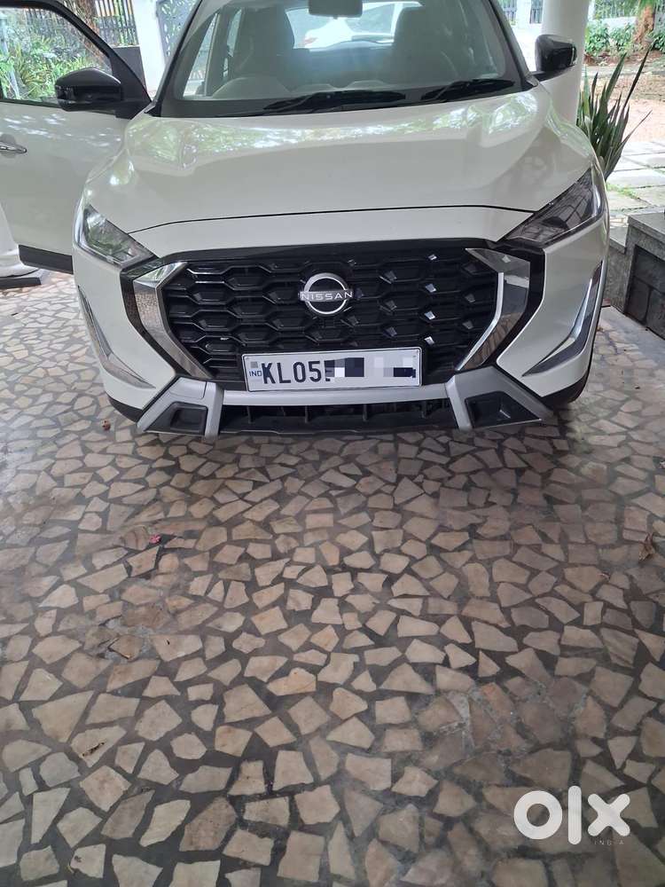 Nissan Magnite 1.0 Xv Premium, 2025, Petrol