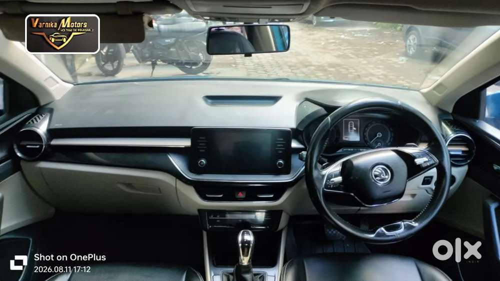 Skoda Slavia Ambition 1.0l Tsi At, 2022, Petrol