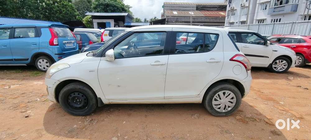 Maruti Suzuki Swift Vxi + Manual, 2017, Petrol