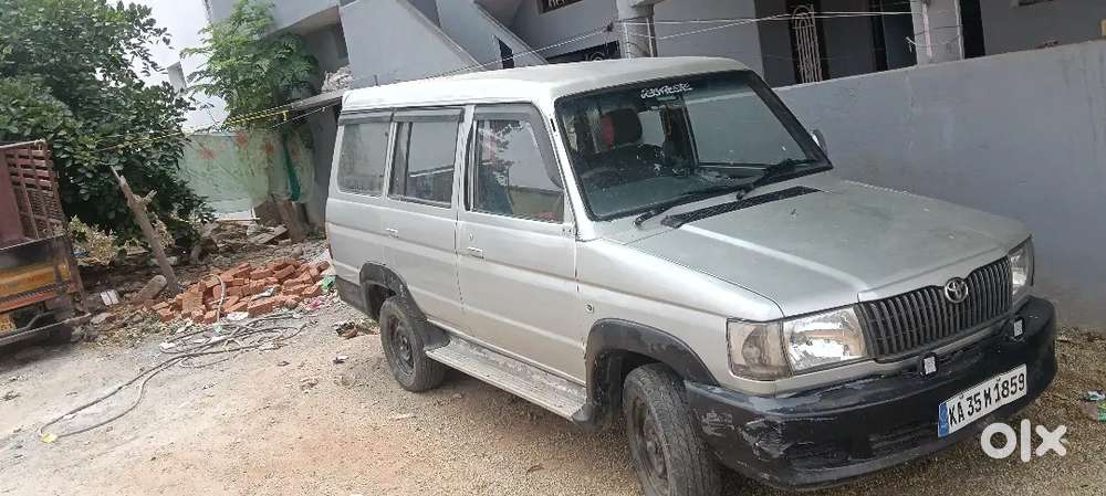 Toyota Qualis Good Condition Tyre 75%