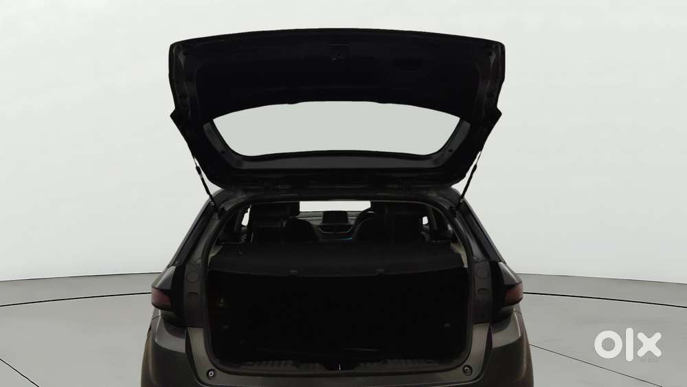 Tata Altroz Xz, 2022, Petrol