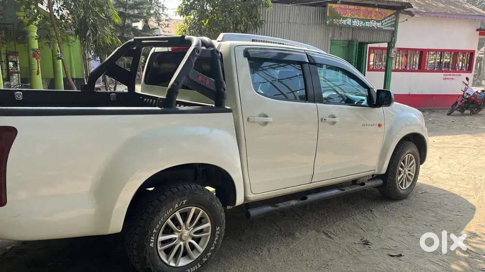 Isuzu Hi-lander 2023 Diesel 70000 Km Driven