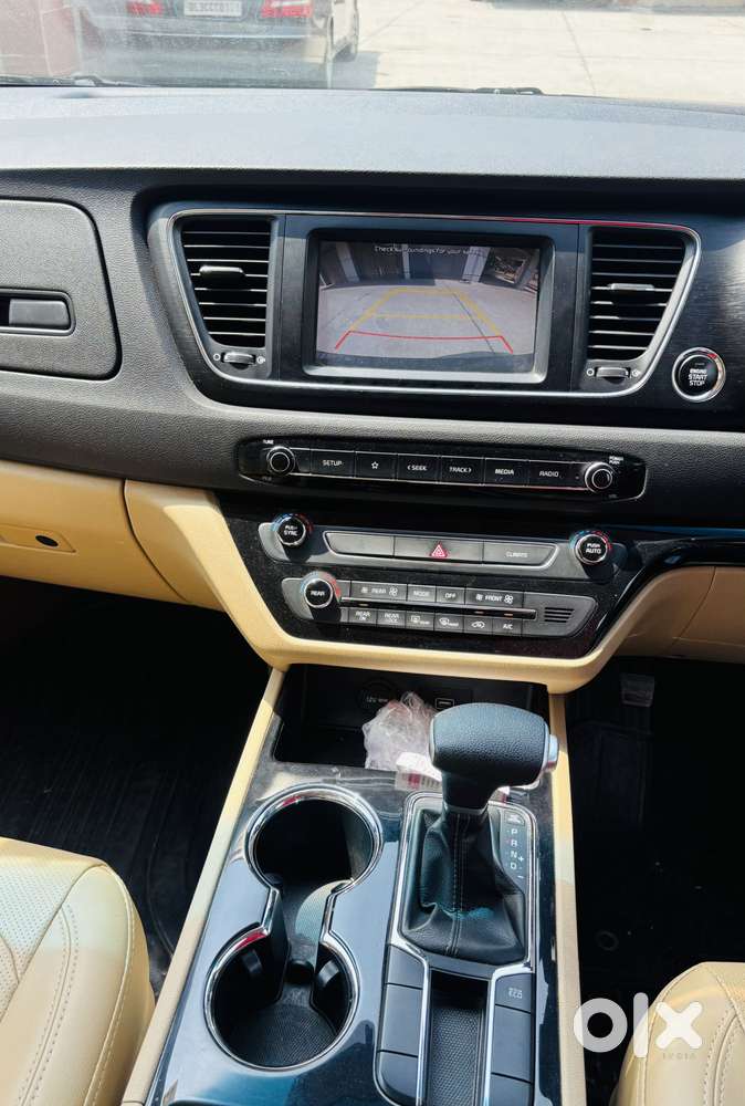 Kia Carnival Premium, 2021, Diesel