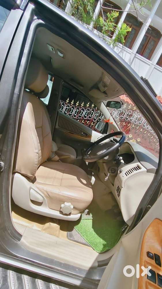 Toyota Innova 2.5 E 2009