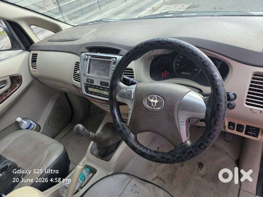 Toyota Innova 2.5 E Diesel Ps 7-seater, 2014