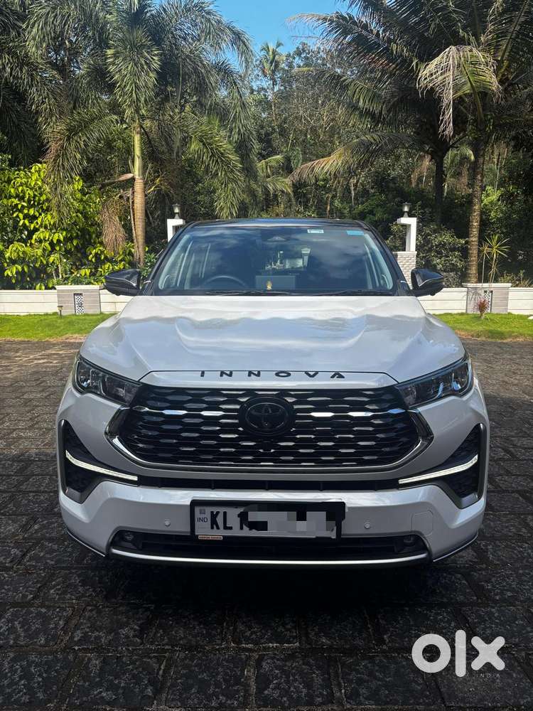 Toyota Innova Hycross, 2025, Petrol