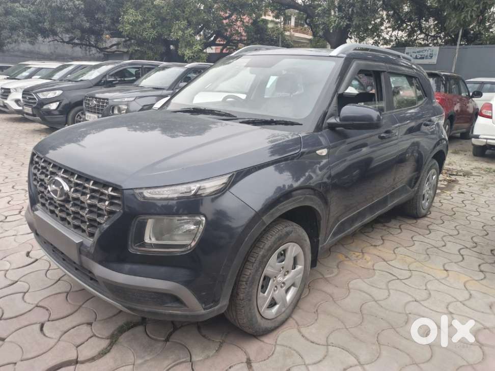 Hyundai Venue S 1.2 Petrol, 2022, Petrol