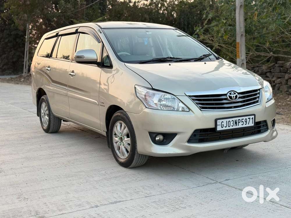 Toyota Innova 2.5 Vx 8 Str Bs-iii, 2013, Diesel