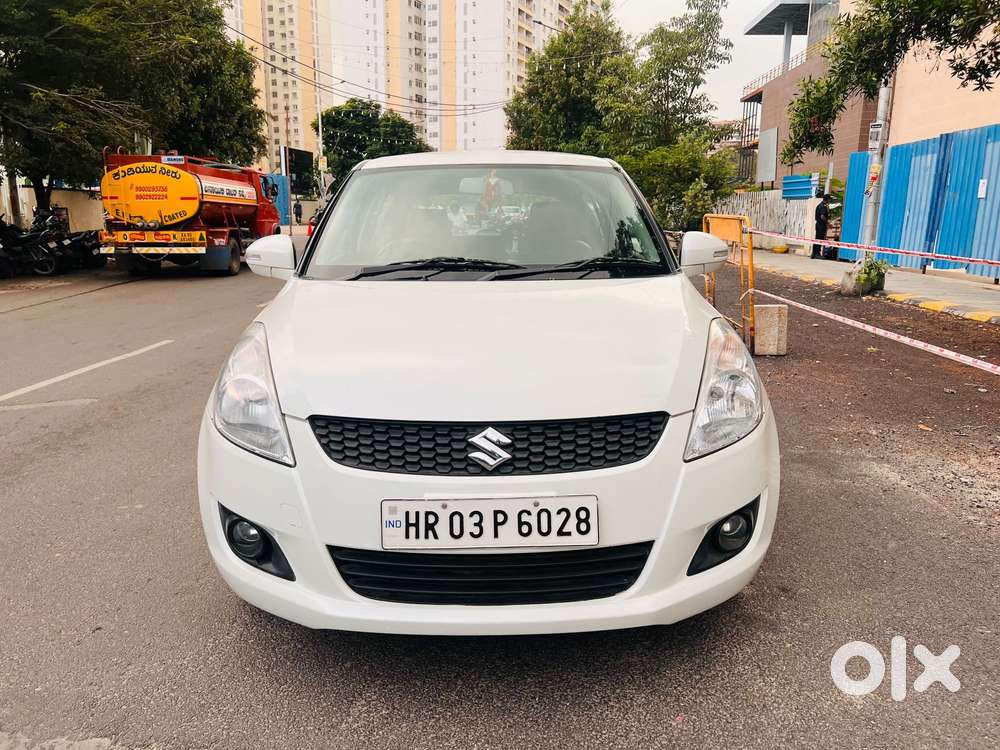 Maruti Suzuki Swift Vxi 1.2 Abs Bs-iv, 2013, Petrol
