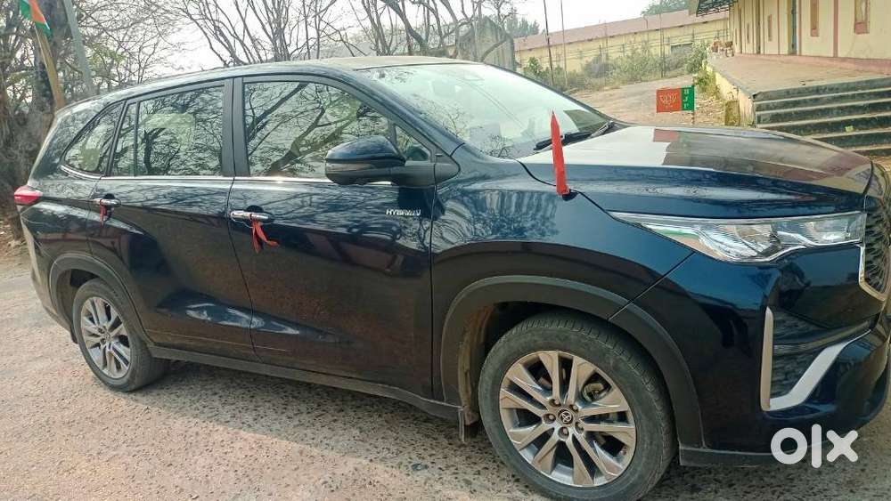 Toyota Innova Hycross 2.0 Zx (o) Hybrid 7 Str, 2024, Petrol