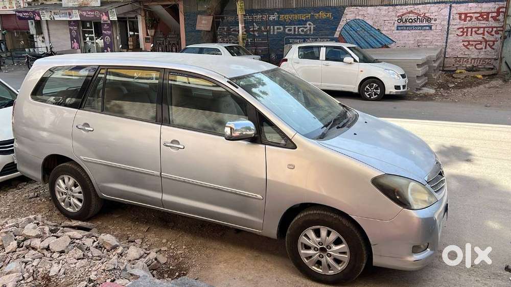 Toyota Innova Diesel Top Model 7 Seater 2011 Model, Single Hand Driven