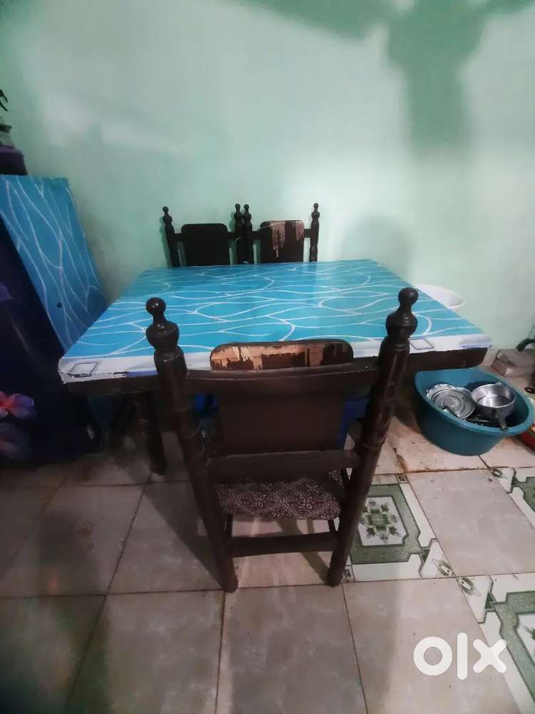 Dining with chairs