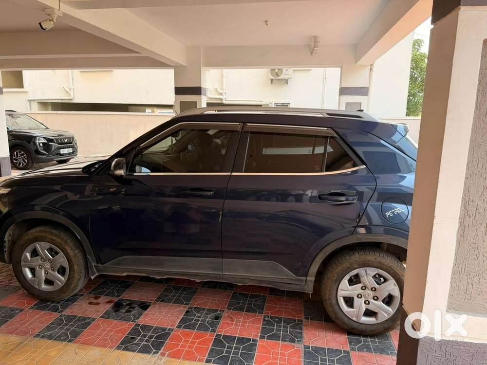 Hyundai Venue 2021 Petrol Well Maintained