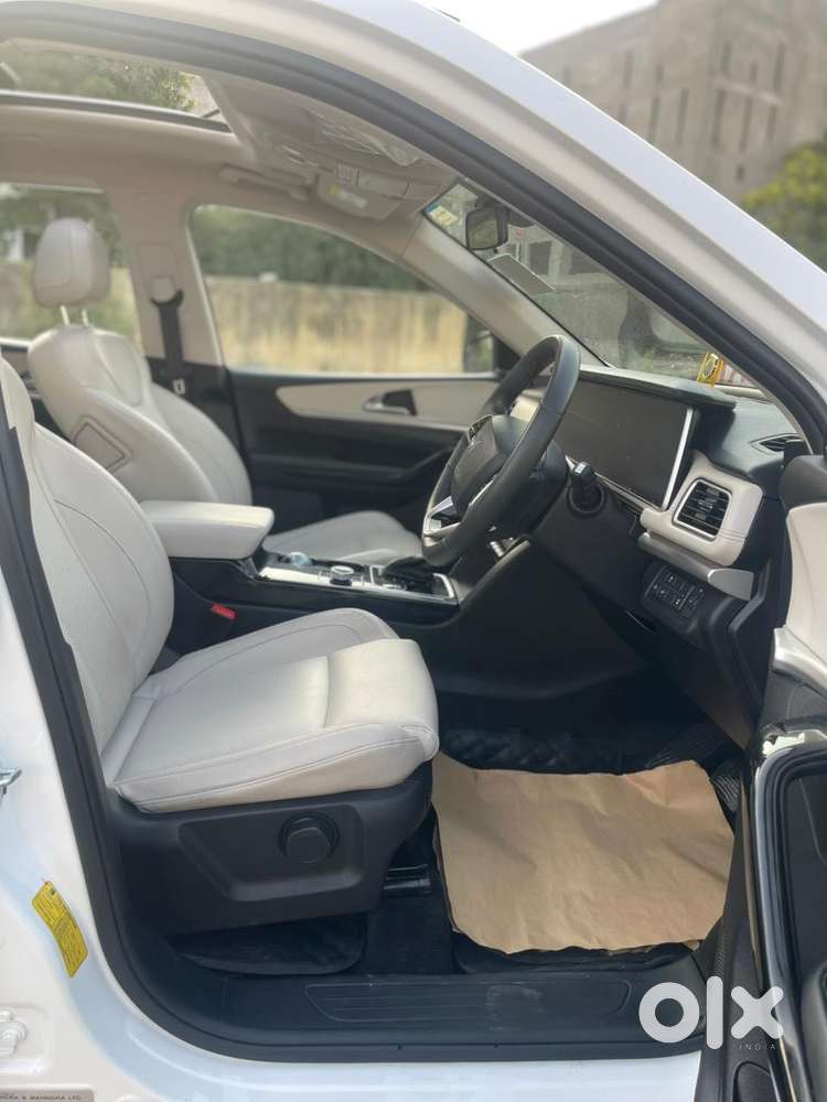 Mahindra Xuv700 Ax7 Luxury Pack Awd, 2023, Diesel