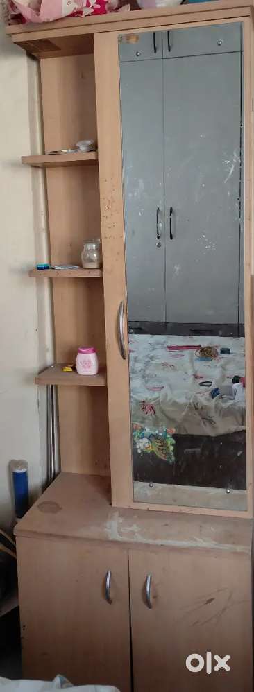 Dressing table