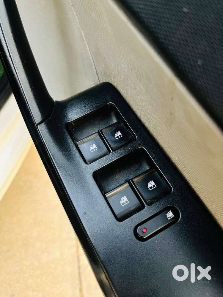 Tata Tiago 1.2 Revotron Xt (o), 2017, Petrol