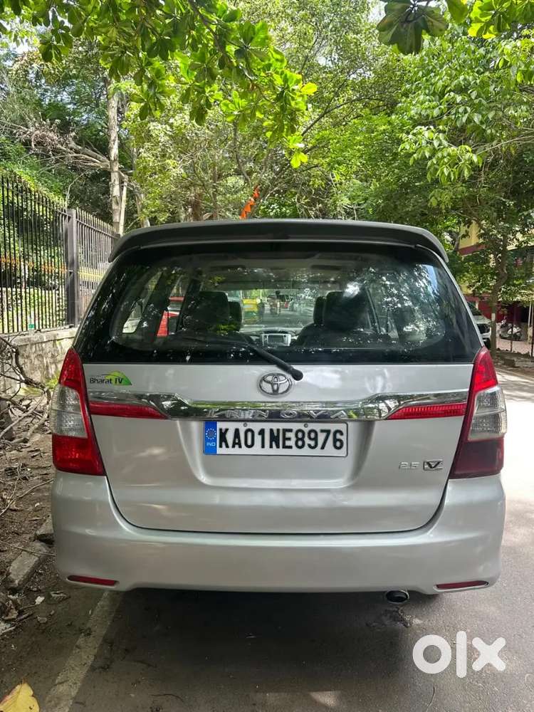 Toyota Innova 2.5 V 2014
