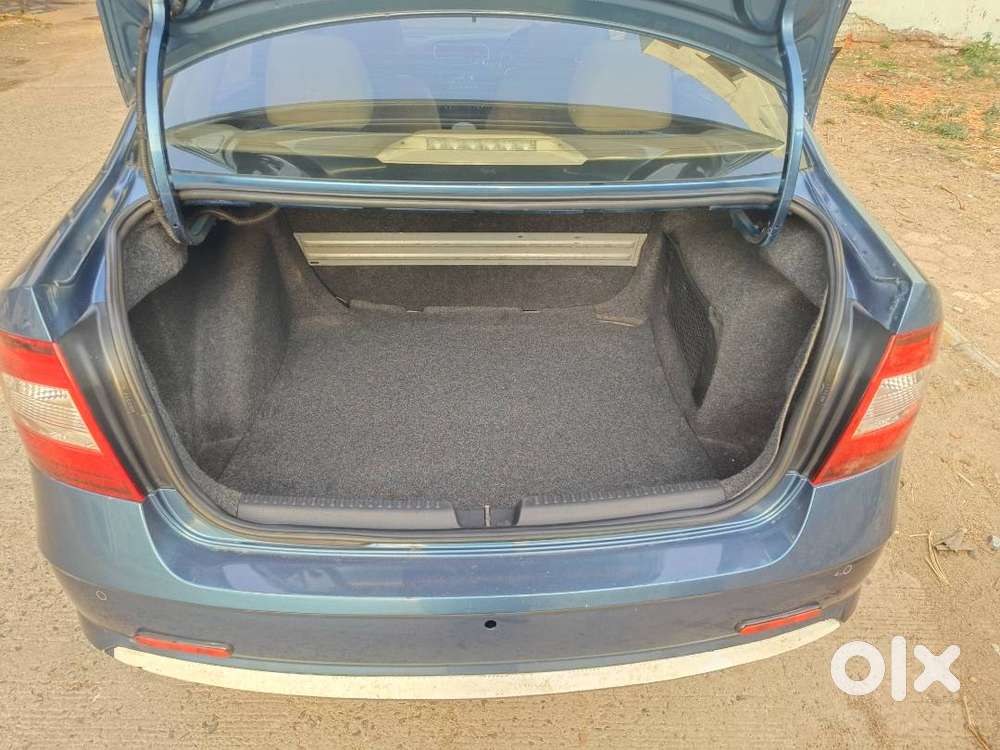 Skoda Rapid    Reg No :- Mp44zg7694 ️ Year :- 2017   Version :