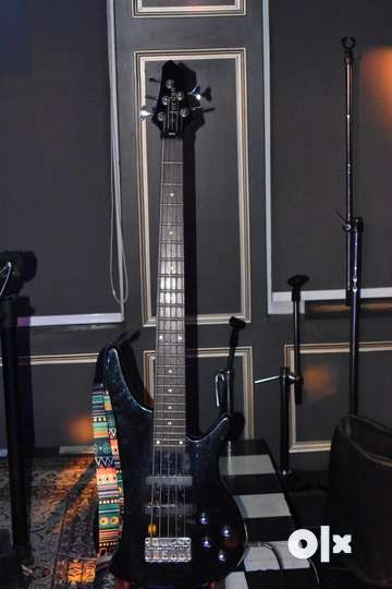 Bass guitar deals for sale olx