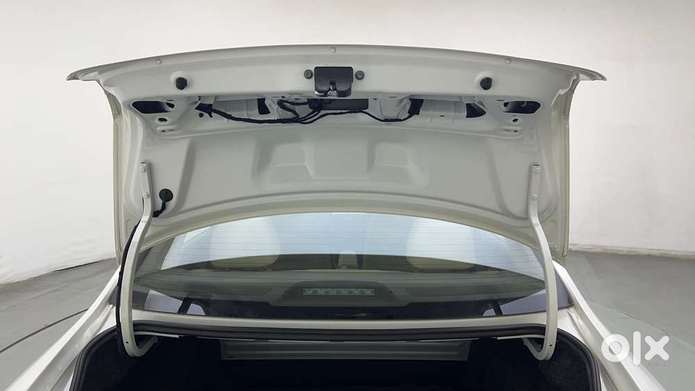 Volkswagen Vento Petrol Highline, 2015, Petrol