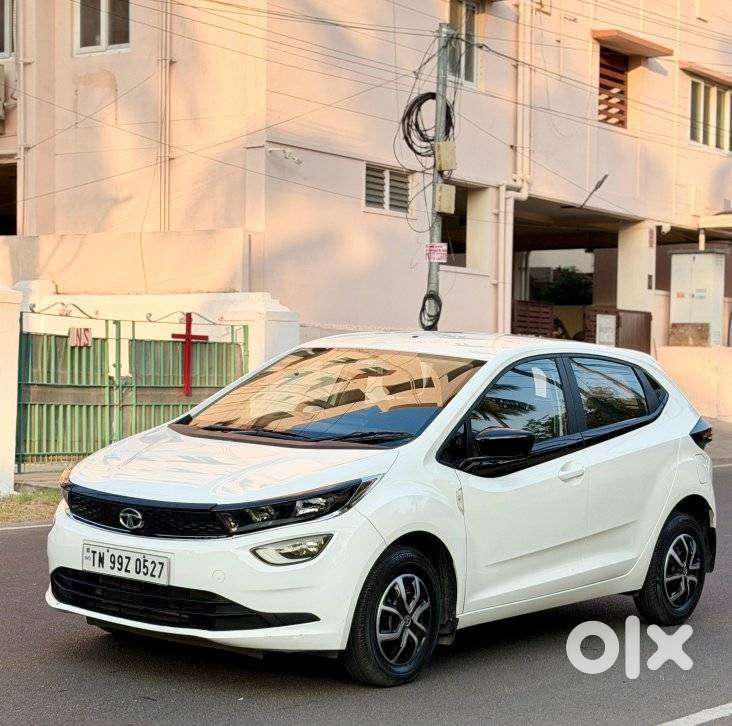 Tata Altroz 1.2 Xm, 2023, Petrol