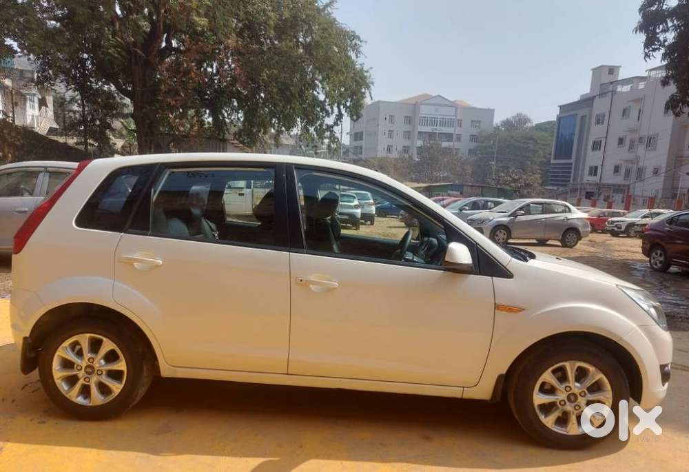Ford Figo, 2012, Petrol