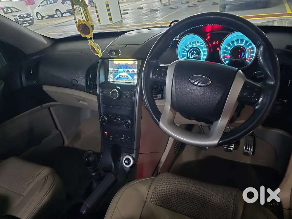 Mahindra Xuv500 2.2 W10 2016