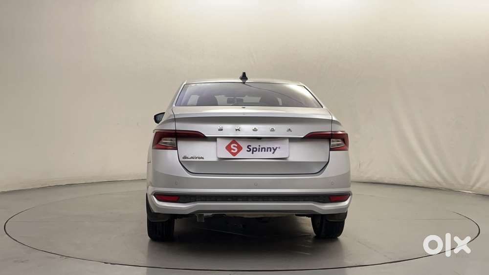 Skoda Slavia Ambition 1.0l Tsi At, 2022, Petrol