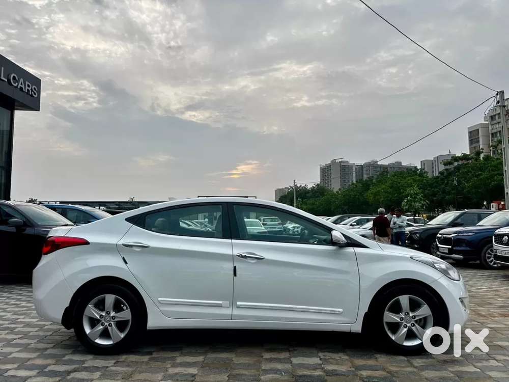 Hyundai Elantra 1.8 Sx Mt, 2015, Petrol