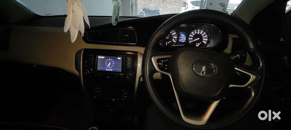 Tata Zest Xt Petrol 2015 (negotiable)
