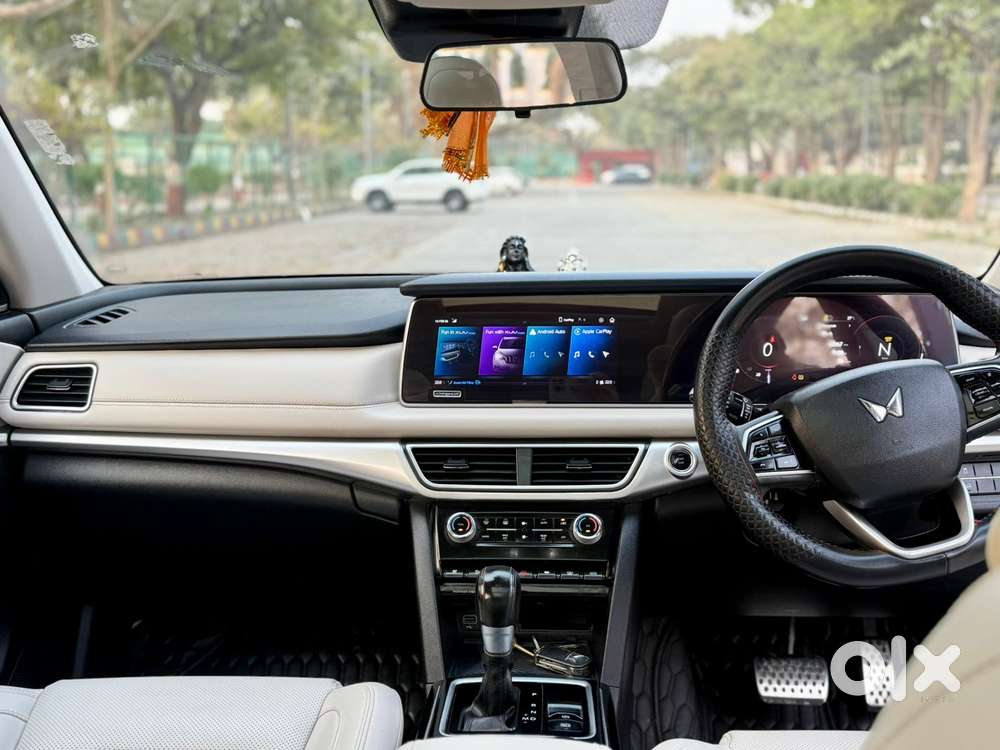 Mahindra Xuv700 Ax7 Luxury Pack Awd, 2023, Diesel